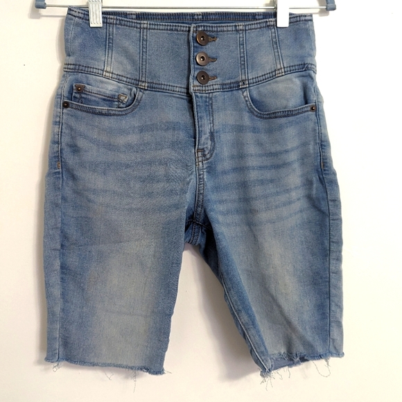 High-Rise sculpting skinny jean shorts size 11 - Picture 1 of 3